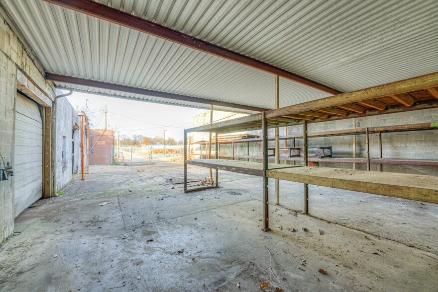 More Photos Of 2489 Parkway Pl, Memphis Warehouse For Sale
