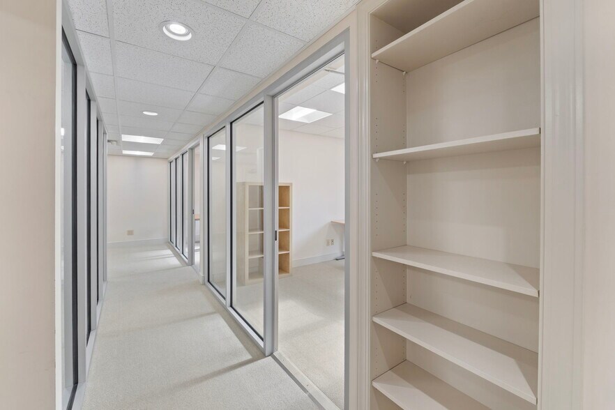 More Photos Of 202-258 E High St, Charlottesville Office For Sale