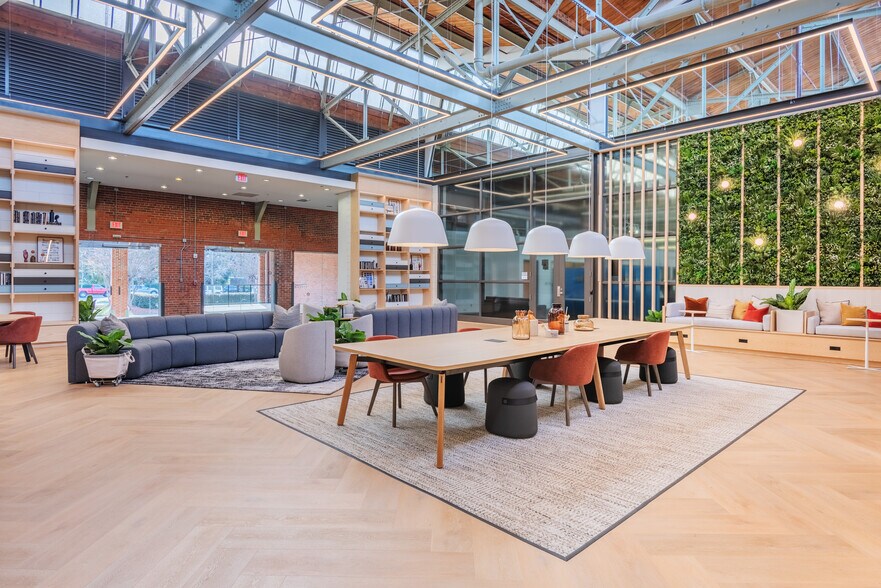 More Photos Of 1435 W Morehead St, Charlotte Loft Creative Space For Lease