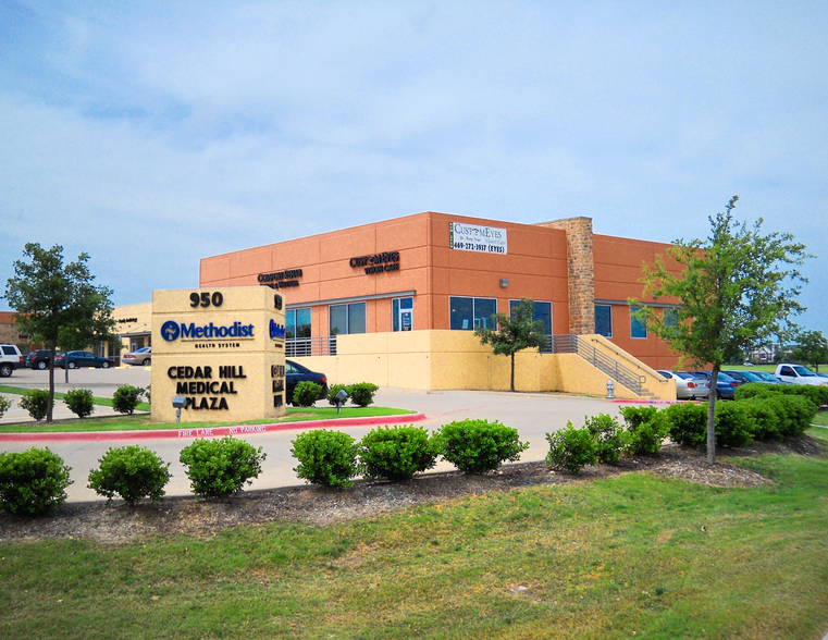 Primary Photo Of 950 E Belt Line Rd, Cedar Hill Medical For Lease