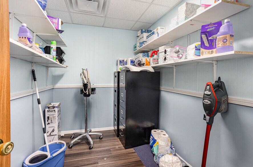 More Photos Of 7261 Gratiot Rd, Saginaw Medical For Sale