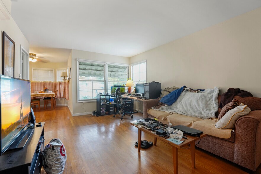 More Photos Of 2745 Byron St, Palo Alto Multifamily For Sale