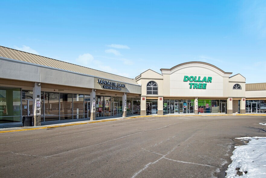 More Photos Of 257-363 N Weber Rd, Bolingbrook Unknown For Lease