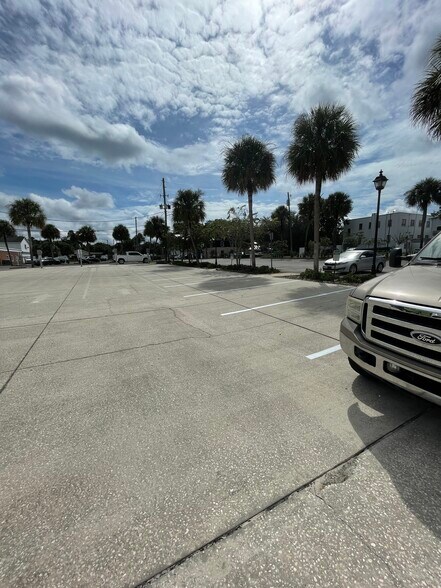 More Photos Of 113 S Woodland Blvd, Deland Land For Sale