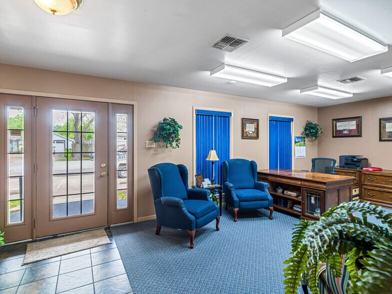 More Photos Of 1105 San Jacinto St, Rosenberg Office For Sale