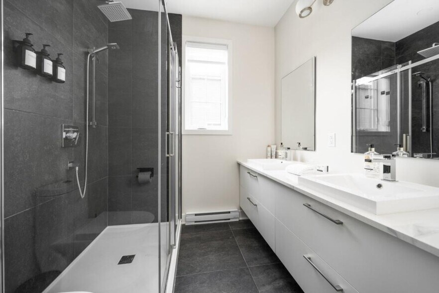 More Photos Of 13575 Rue Du Médoc, Mirabel Apartments For Sale