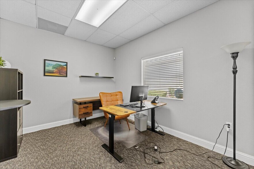 More Photos Of 2155 Larkspur Ln, Redding Office For Sale