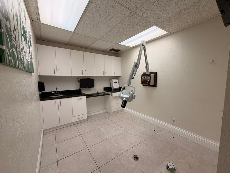 More Photos Of 2331 N State Road 7, Lauderhill Office For Sale