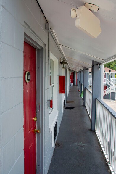 More Photos Of 4657 W Irlo Bronson Memorial Hwy, Kissimmee Hotel For Sale