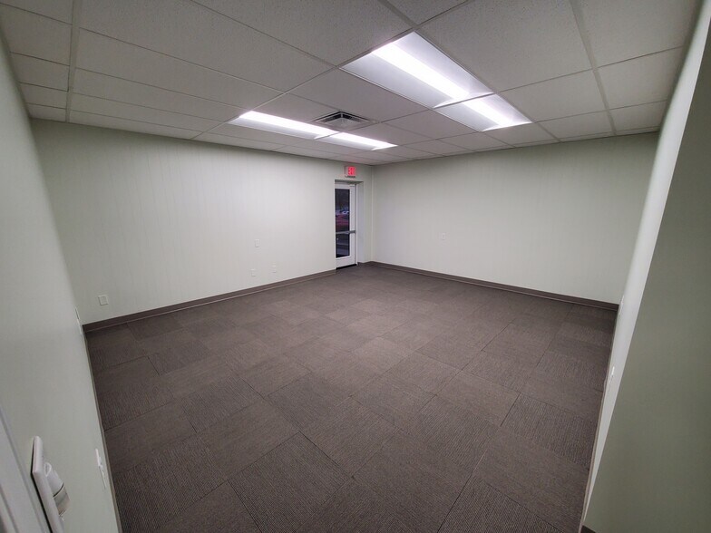 More Photos Of 401 W High St, Mount Vernon Office For Lease