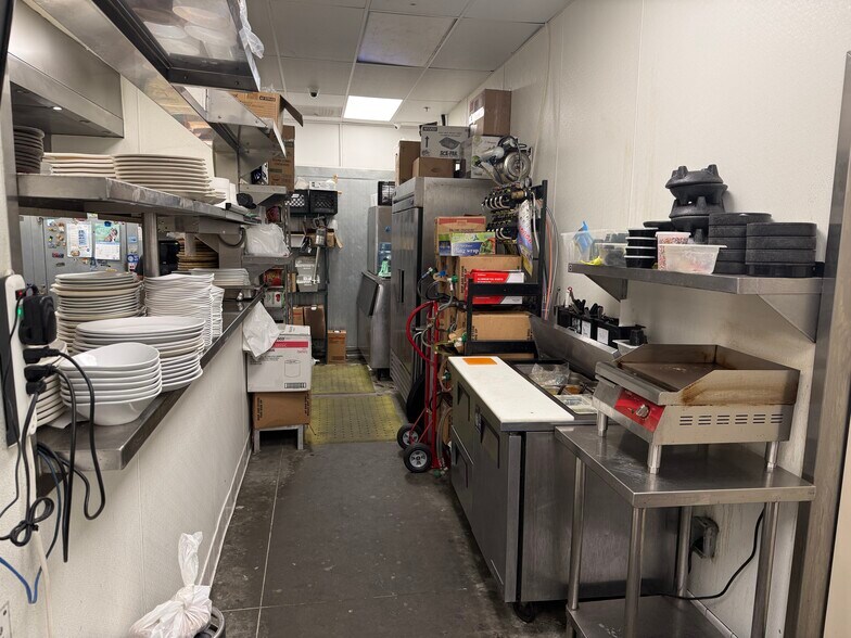 More Photos Of 3115 E Campus Pointe Dr, Fresno Freestanding For Lease