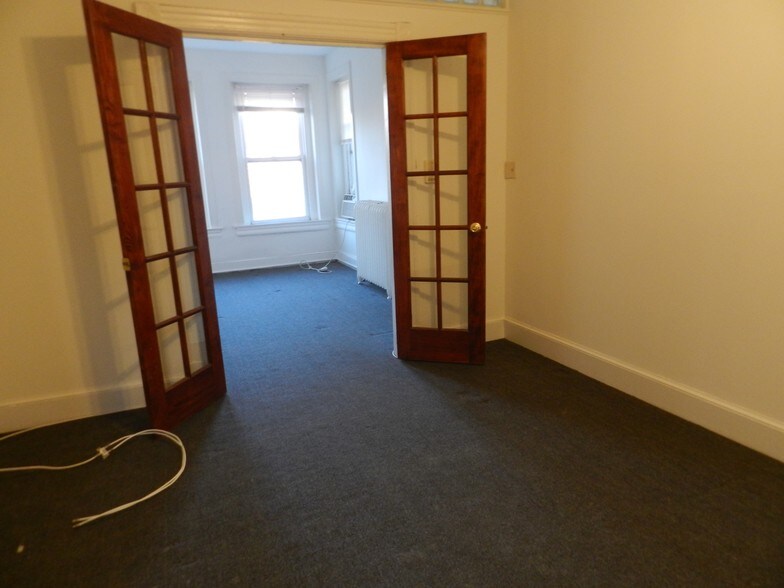 More Photos Of 1674 Irving St NW, Washington Apartments For Sale