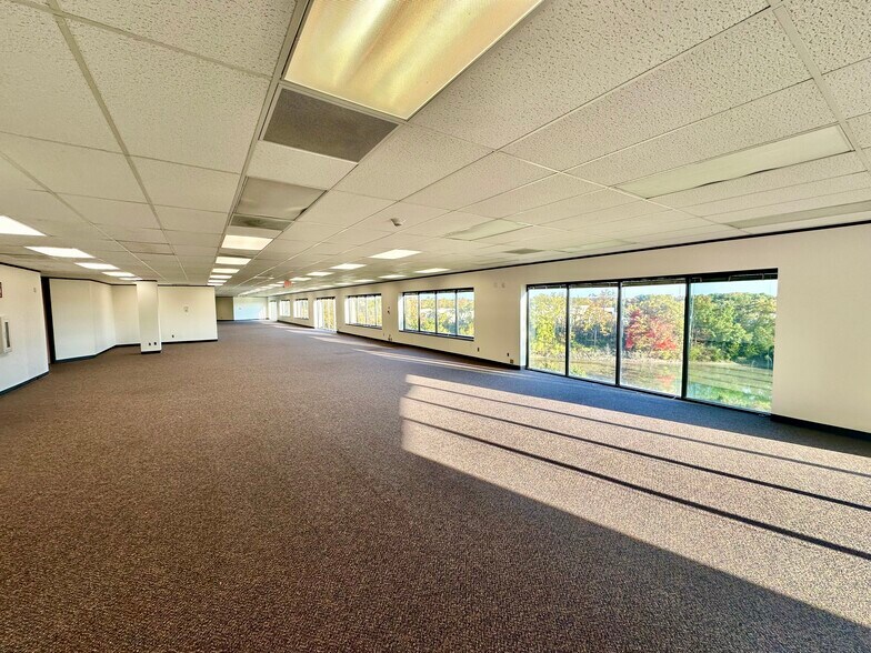 More Photos Of 3401 Park Center Dr, Dayton Office For Sale