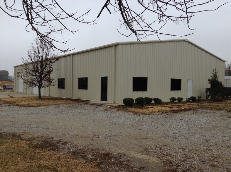 Primary Photo Of 1304 Jones Rd, Paragould Warehouse For Sale