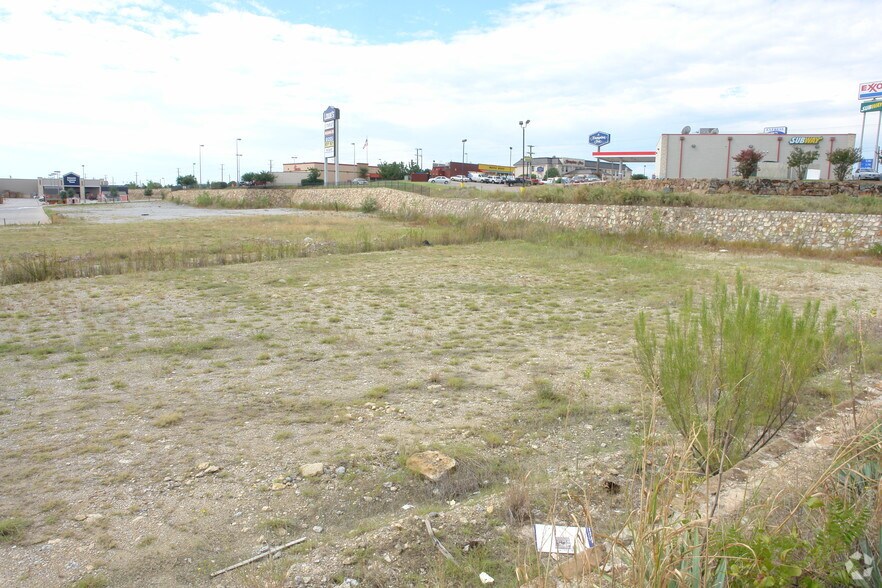 More Photos Of 116-142 E Interstate 20, Weatherford Unknown For Lease