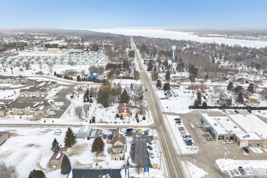 More Photos Of 513-529 Duluth Ave, Sturgeon Bay, Sturgeon Bay General Retail For Sale