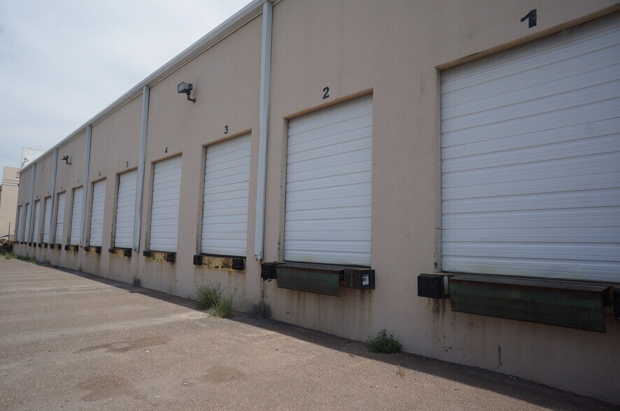 More Photos Of 8406 Amparan Rd, Laredo Warehouse For Lease