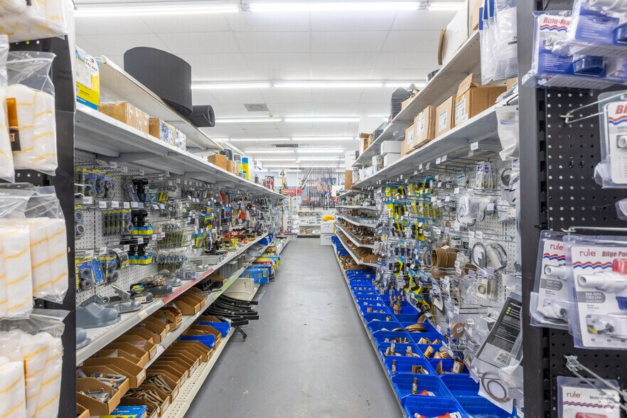 More Photos Of 2205 NW 20th St, Miami Freestanding For Sale