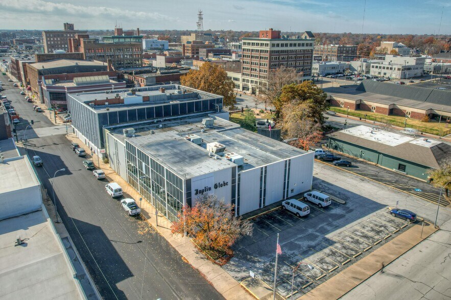 More Photos Of 117 E 4th St, Joplin Office For Sale