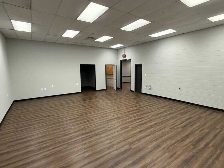 More Photos Of 601 N Verity Pky, Middletown General Retail For Sale