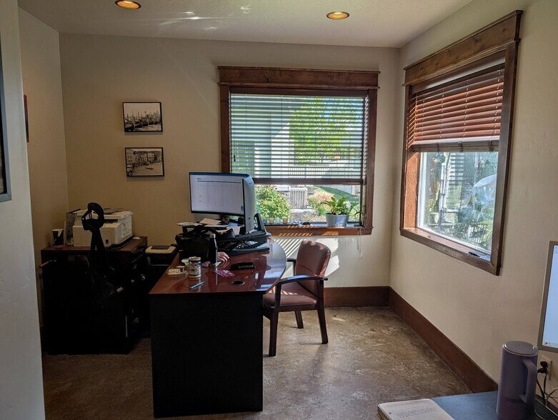 More Photos Of 2680 S Eagle Rd, Meridian Medical For Lease