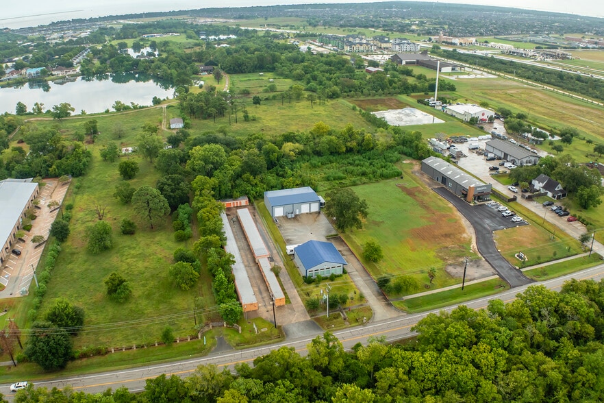 More Photos Of 2605 Columbia Memorial Pky, Kemah Office For Lease