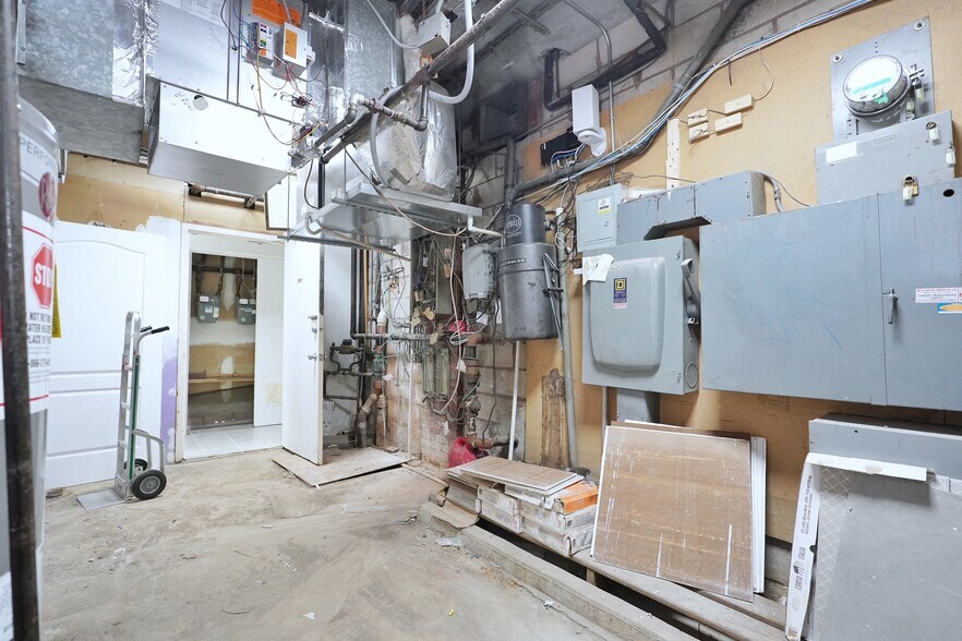 More Photos Of 2215 Hendrickson St, Brooklyn Medical For Sale