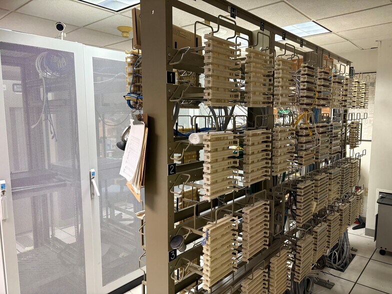 More Photos Of 111 Town Square Pl, Jersey City Office For Sale