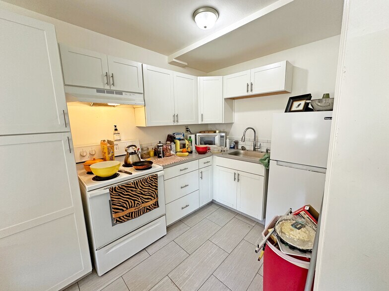 More Photos Of 1659-1665 SE Rex St, Portland Multifamily For Sale