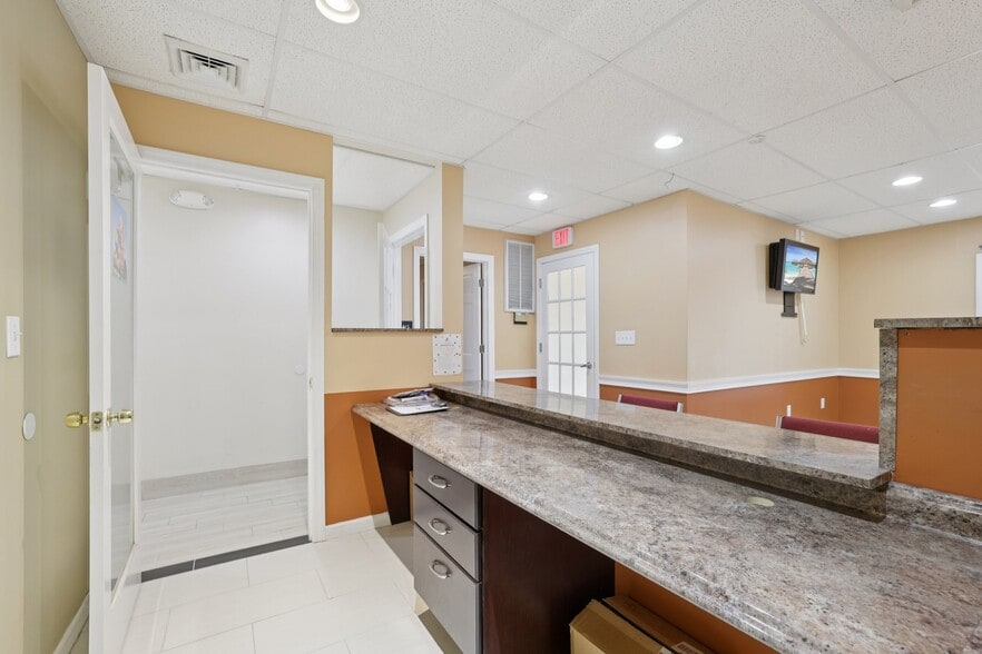 More Photos Of 364 Parsippany Rd, Parsippany Office For Sale