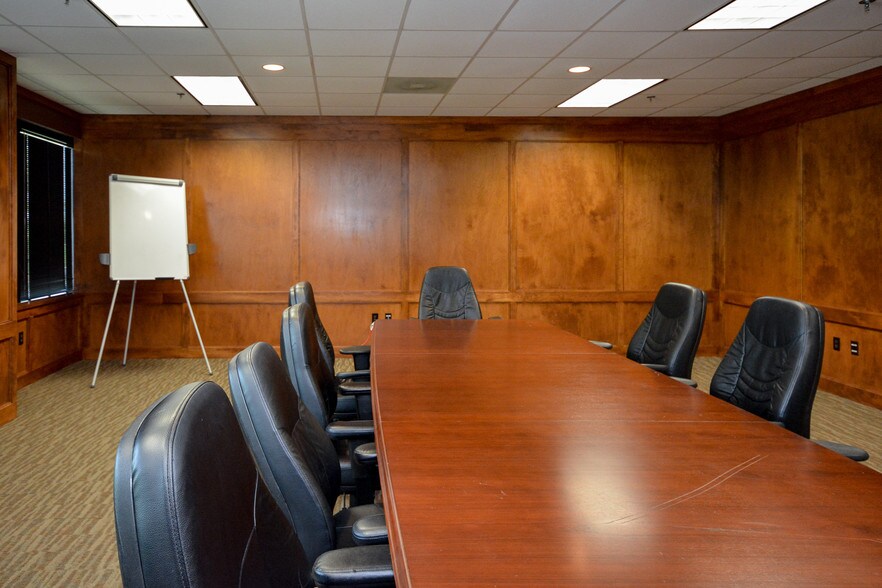 More Photos Of 7773 Sloane Dr, Little Rock Office For Sale