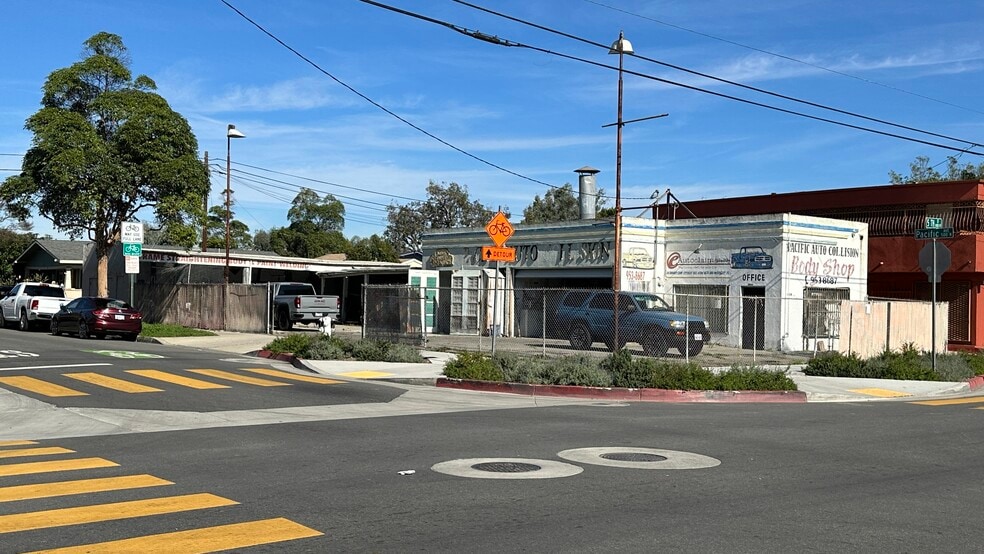 Primary Photo Of 1429 W 5th St, Santa Ana Auto Repair For Sale