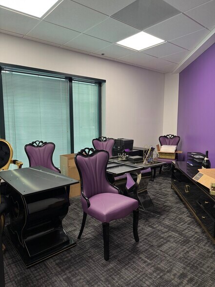 More Photos Of 1819 Main St, Sarasota Office Residential For Lease