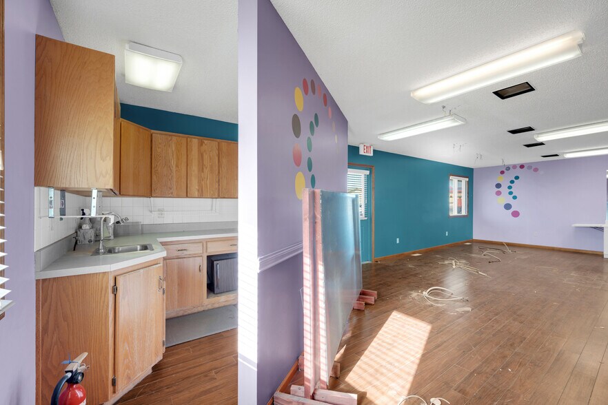 More Photos Of 804 Winchester Dr, Sedalia Medical For Sale