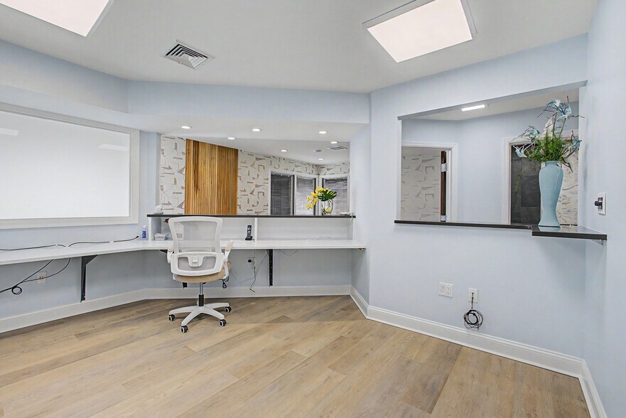 More Photos Of 170 Changebridge Rd, Montville Office For Sale