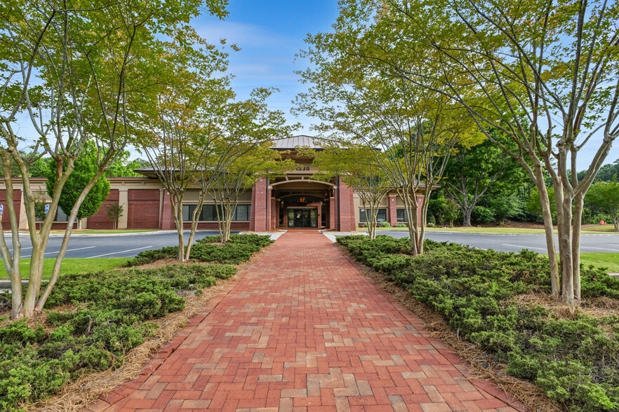 More Photos Of 1230 Bald Ridge Marina Rd, Cumming Medical For Lease