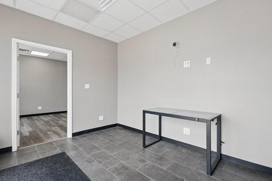 More Photos Of 581 E Cherry St, Troy Freestanding For Sale