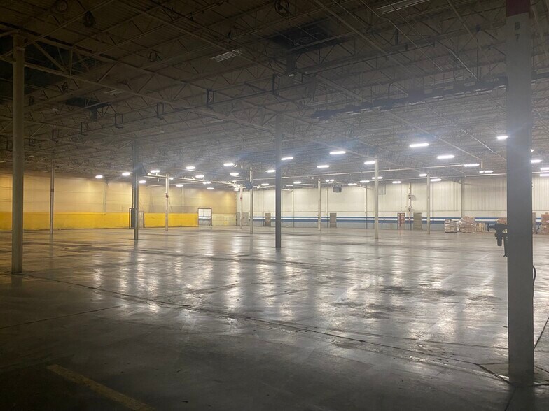 More Photos Of 10 Industrial Dr, Dyer Warehouse For Lease