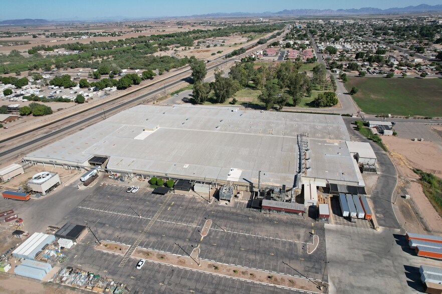 More Photos Of 2500 W 1st St, Yuma Warehouse For Lease