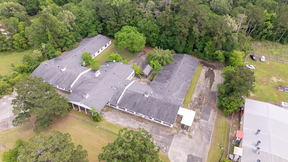 More Photos Of 1712 N Timberland Dr, Lufkin Continuing Care Retirement Community For Sale