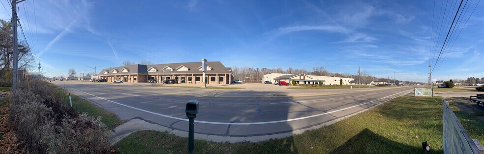 More Photos Of 1444 E Green Bay St, Shawano Office For Lease