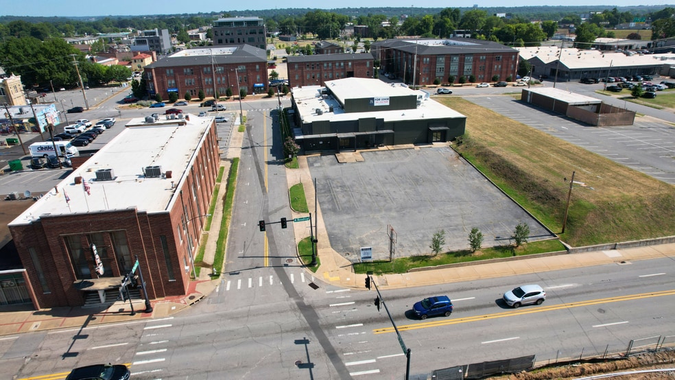 More Photos Of 201 E Broadway St, North Little Rock Freestanding For Lease