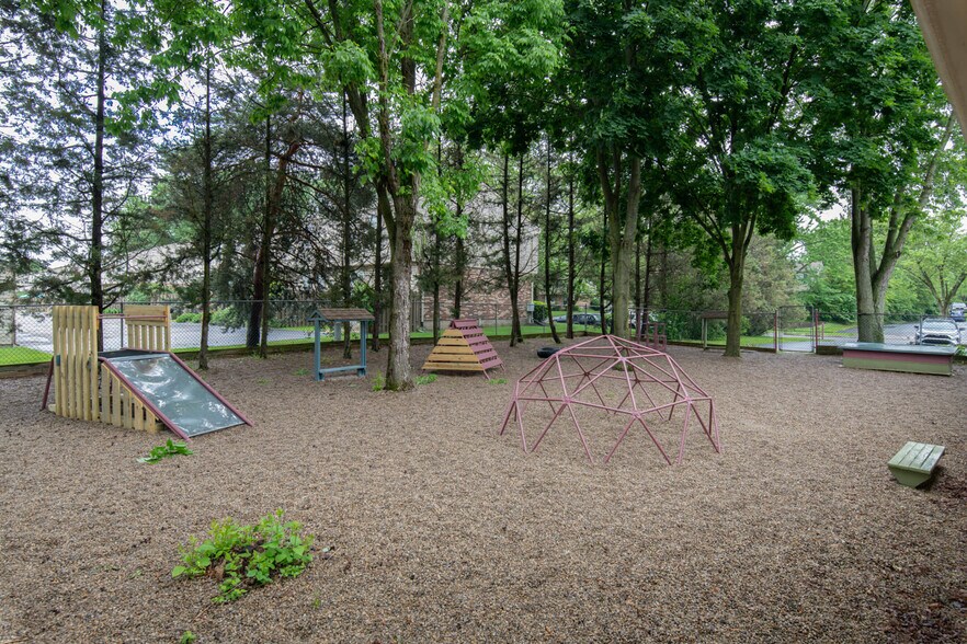 More Photos Of 71 Marco Ln, Washington Township Medical For Sale