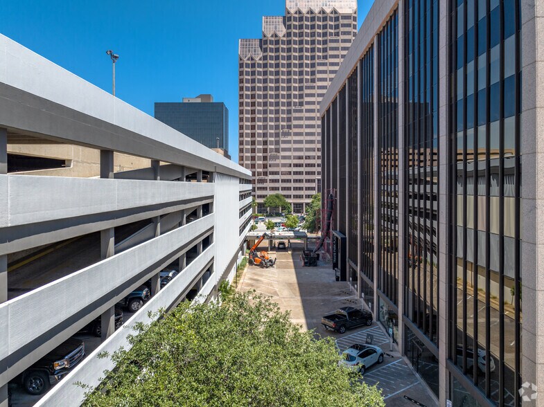 More Photos Of 711 Navarro St, San Antonio Office For Lease