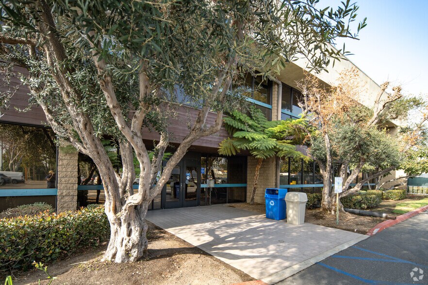More Photos Of 2411 Santa Fe Ave, Redondo Beach Warehouse For Lease