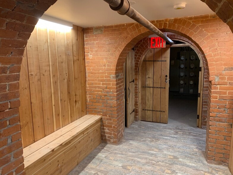 More Photos Of 159 Willoughby Ave, Brooklyn Apartments For Lease