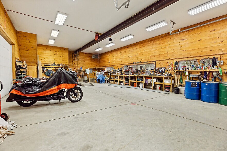 More Photos Of 17 Aviator Pl, Oakland Industrial For Sale