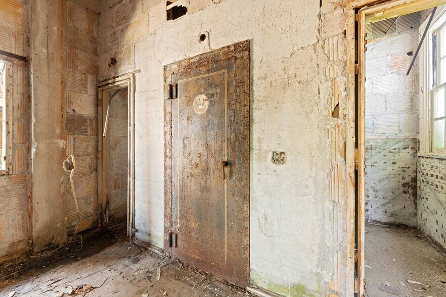 More Photos Of 1190 Main St, West Warwick Loft Creative Space For Sale