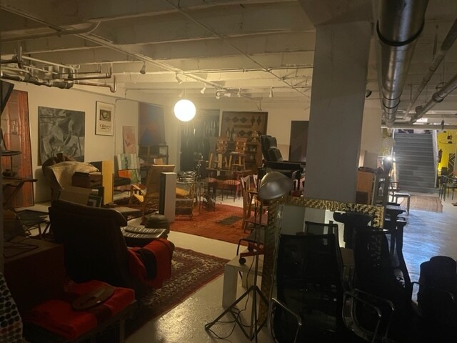 More Photos Of 2769-2787 N Milwaukee Ave, Chicago Coworking Space