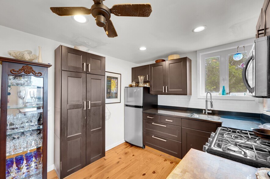 More Photos Of 396 2nd Ave, Long Branch Apartments For Sale